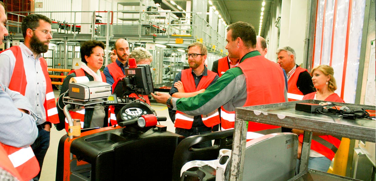 Kommissionieren mit Tablet sowie das Kombinieren von Scanner und Display an einer Datenhandschuhmanschette