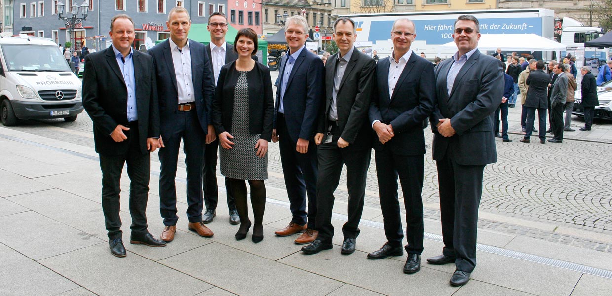 Aussteller, Initiatoren und Referenten: Frank Weidenmüller/FES, Prof. Matthias Richter/WHZ, Lars Thielemann/VW Sachsen, Sandra Hempel/Stadt Zwickau, Marcus Behrendt/BMW, Dr. Stephan Scholz/VW, Prof. Gernot Spiegelberg/Siemens, Dr. Holger Naduschewski/VW Bildungsinstitut 