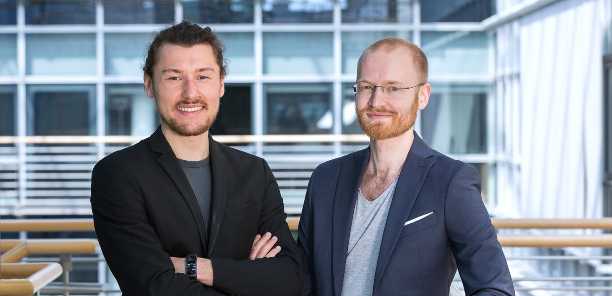 Smartes Ladesystem: Tobias Wagner und Michael Masnitza (v. l.) von der ChargeX GbR haben mit einer modularen Lademanagement-Lösung für E-Autos den IQ Innovationspreis Mitteldeutschland 2018 gewonnen.