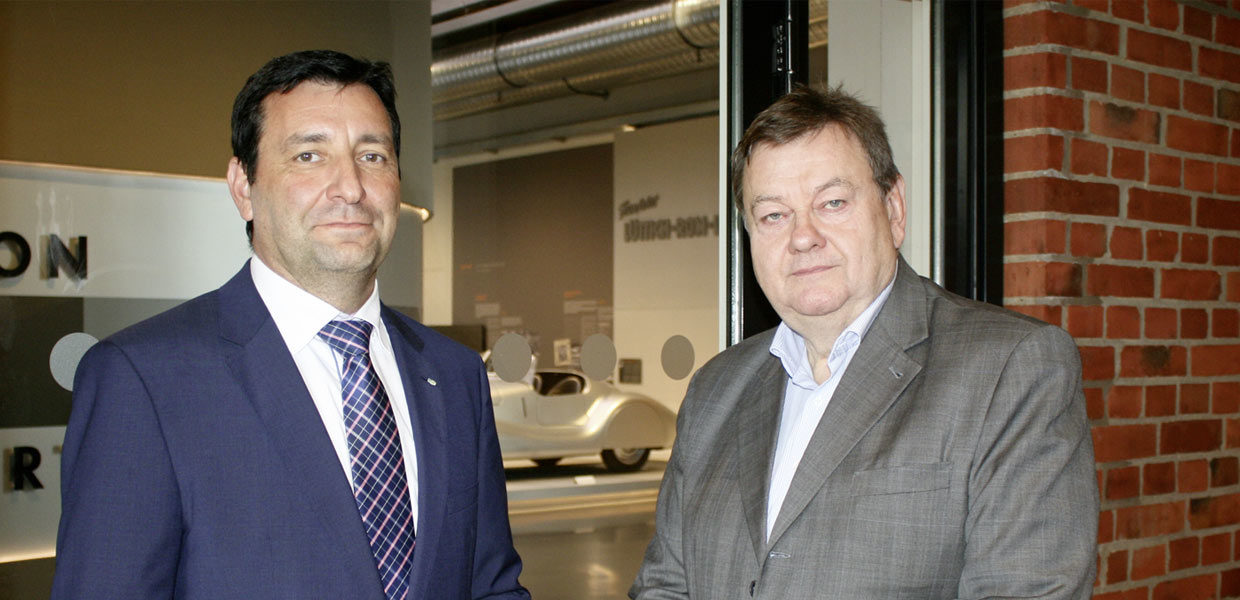 22. Internationaler Jahreskongress der Automobilindustrie: ein Interview mit Michael Stopp (r.) und Dirk Vogel.