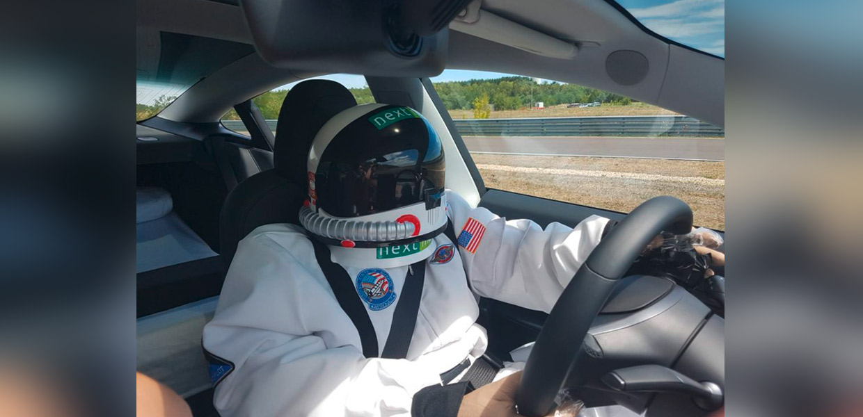 Mit dem Maskottchen Spacy wurde dem Autopiloten ein menschlicher Fahrer vorgetäuscht.