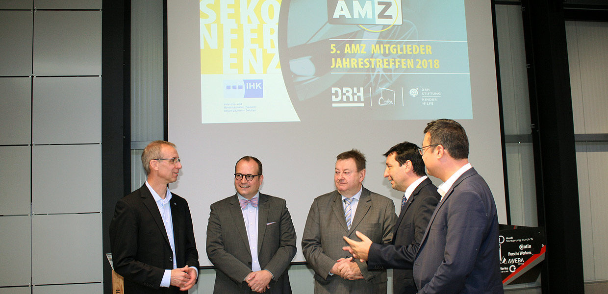 Automotive Forum Zwickau: Referenten und Organisatoren des 22. Jahreskongresses der Automobilindustrie am 23./24. Oktober 2018 in Zwickau: v. l. Torsten Spranger (Geschäftsführer IHK Regionalkammer Zwickau), Daniel Sonntag (Geschäftsführer KOKI TRANSMISSION), Michael Stopp (Referatsleiter IHK Regionalkammer Zwickau), Dirk Vogel (Netzwerkmanager AMZ) und Yu Ding (Projektmanager Zhongde Metal Group).