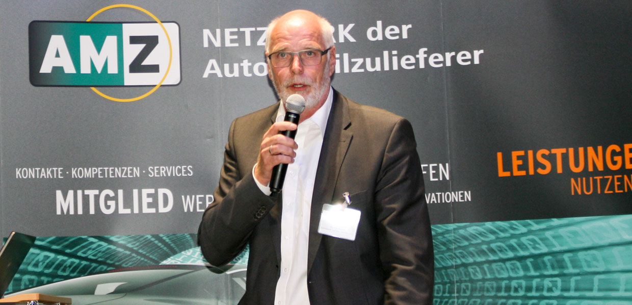 Ralph Hoyer, Geschäftsführer der Schnellecke Logistics Sachsen GmbH, zeigte auf, welche personelle Herausforderungen der Logistikdienstleister im Zuge des Umbaus bei VW Sachsen zu meistern hat.