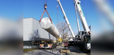 Der Wasserstoff-Tank ist rund 18 Meter hoch und 3,5 Meter breit. Er kommt für eine bessere Brennstoffzellen-Forschung an der TU Chemnitz zum Einsatz. Die Förderung erfolgte durch Continental.