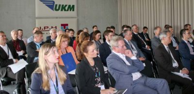 Rund 40 Teilnehmer informierten sich zur ersten von sechs AMZ-Roadshows über Chancen und Risiken des Transformationsprozesses E-Mobilität.