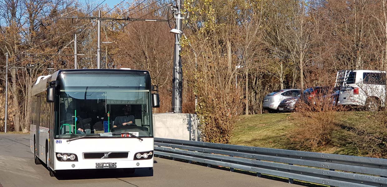 An einem automatischen Oberleitungsstromabnehmersystem für Busse arbeiten Wissenschaftler der Westsächsischen Hochschule Zwickau. Für ihre „schicke Idee“ wurden sie im gleichnamigen Wettbewerb um beste Geschäftsideen ausgezeichnet.