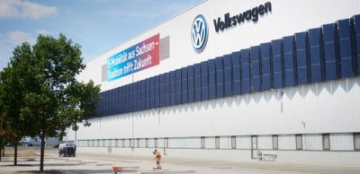 Automobilhersteller stoppen Produktion: Volkswagen stoppt für voraussichtlich zwei Wochen die Produktion an vielen europäischen Standorten, so auch in den sächsischen Werken Chemnitz, Dresden und Zwickau (Foto).