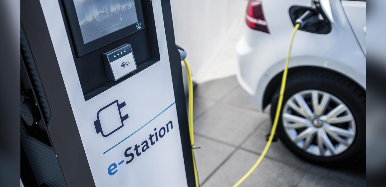 Mit Online-Seminaren zum Thema „Elektromobilität in Europa“ startet Anfang März 2021 die Automotive Academy der TUCed, dem An-Institut für Transfer und Weiterbildung der TU Chemnitz.