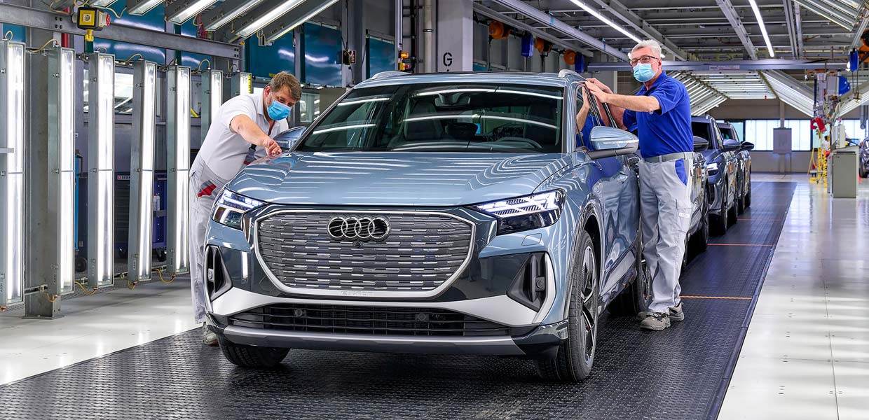 Weltpremiere Audi Q4: Das erste kompakte Elektro-SUV von Audi wird bei VW in Zwickau produziert. Damit kehrt die Marke an ihren Gründungsort zurück.