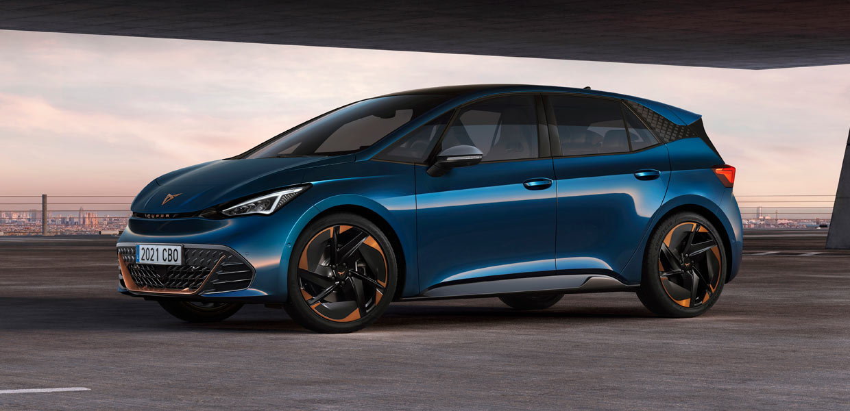 Seat hat die Serienversion des Cupra Born präsentiert. Der Stromer auf MEB-Basis wird ab September dieses Jahres im Volkswagen-Werk Zwickau produziert.