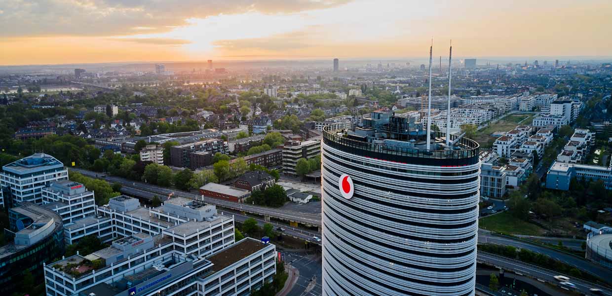 Vodafone plant in Dresden den Aufbau eines globalen Kompetenzzentrums für Forschung, Entwicklung und Innovation rund um neueste Mobilfunkanwendungen.