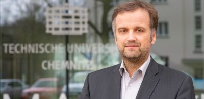 Prof. Dr. Oliver G. Schmidt, einer der weltweit erfolgreichsten Wissenschaftler auf dem Gebiet der Erforschung, Herstellung und innovativen Anwendung funktioneller Nanostrukturen, wechselt an die TU Chemnitz und setzt seine Forschungen am „Zentrum für Materialien, Architekturen und Integration von Nanomembranen“ (MAIN) sowie an der Fakultät für Elektrotechnik und Informationstechnik (Professur Materialsysteme der Nanoelektronik) fort.